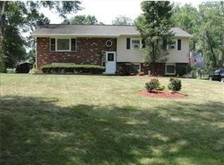 2 Leeland Rd, Newburgh, NY 12550