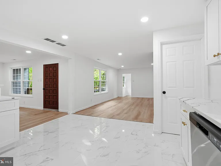 227 W Ferry Rd — Photo 13