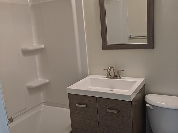 3rd image of 1685 Jane Dr #10
