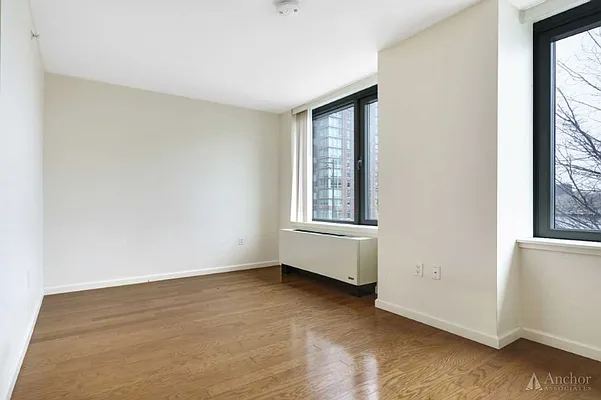 Rented by Anchor Associates | media 16