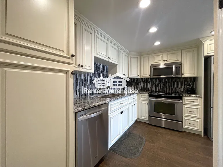 51 Island Way #906 — Photo 10