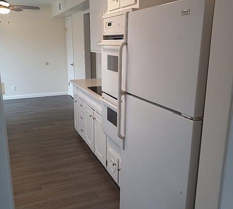 3rd image of 12 Duane St APT 2