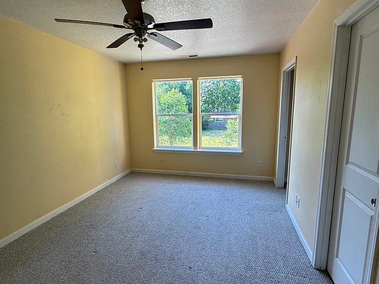 4863 SW 141st Ave — Photo 15