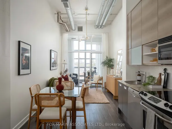 380 Macpherson Ave #430, Toronto, ON M4V 3E3