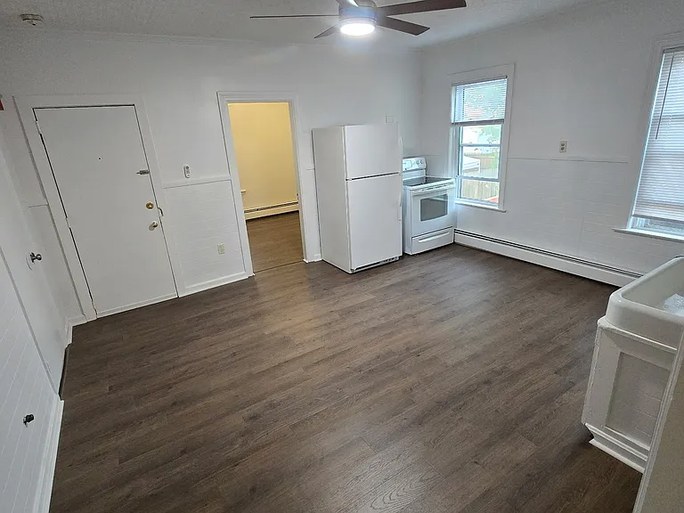115 6th Ave #1B — Photo 2