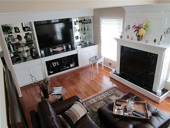 4th image of 6 Duxbury Hts