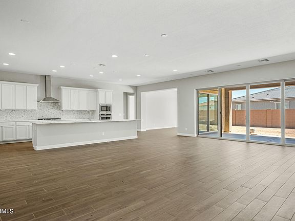 4th image of 22713 E PEGASUS Parkway