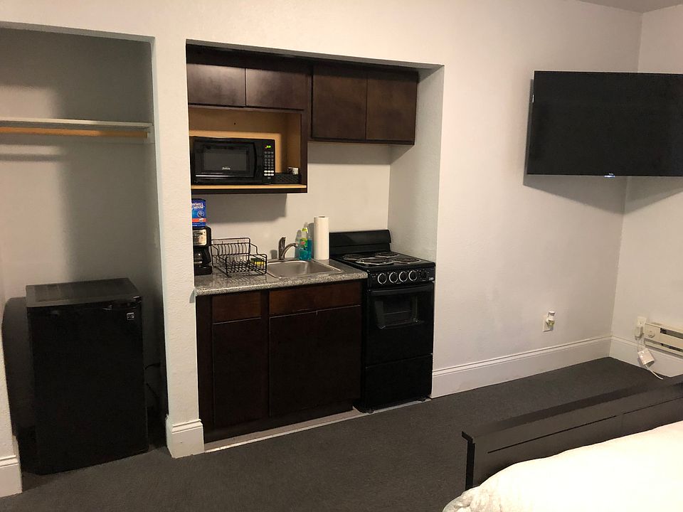 2nd image of 1521 W Kilbourn Ave #2d91b9505