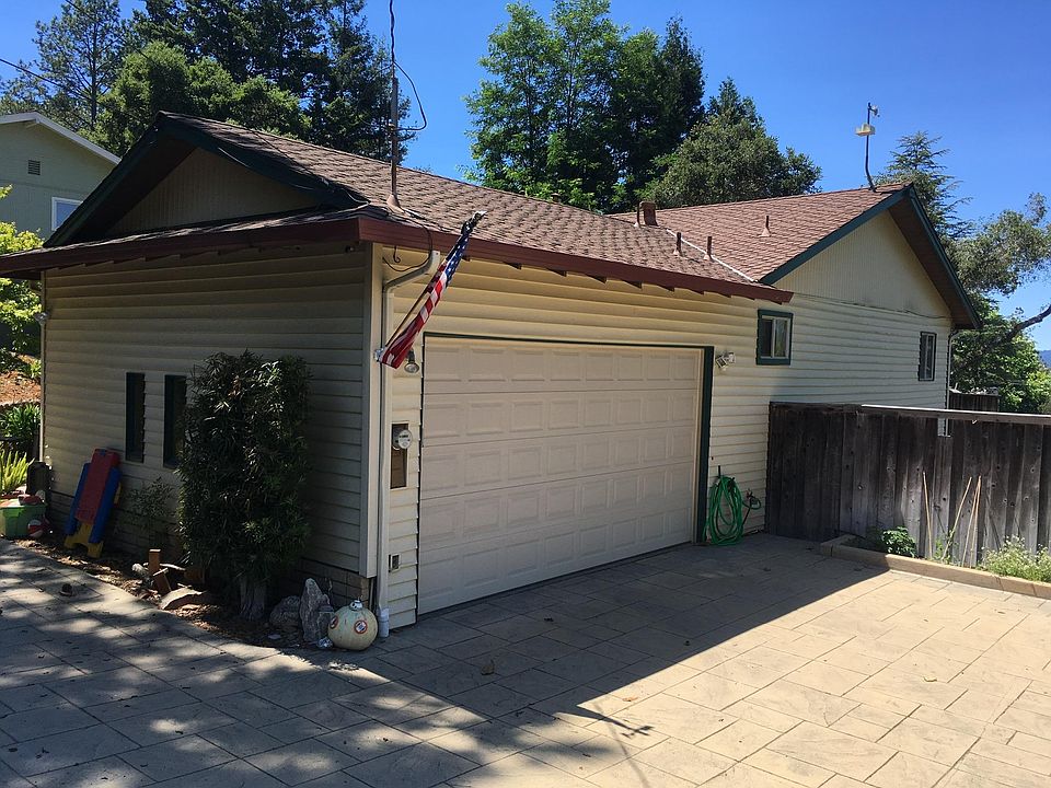Oversized 2 car garage
