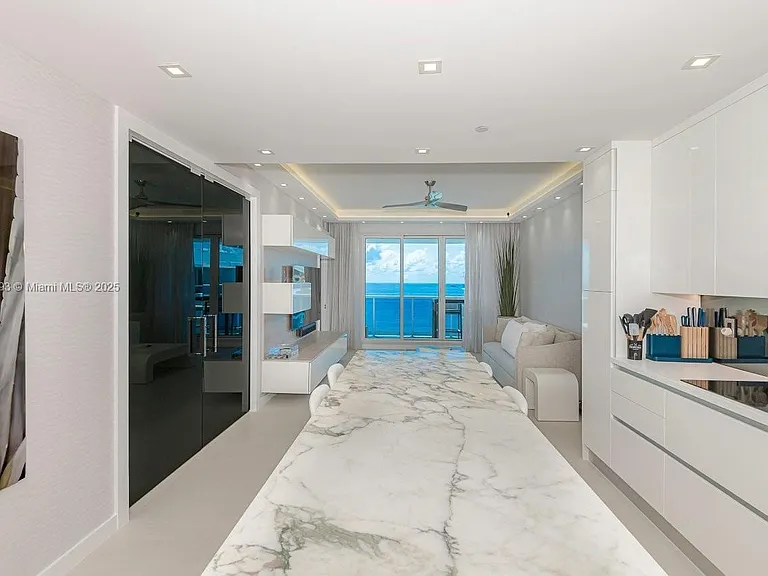 2301 Collins Ave #20 — Photo 13