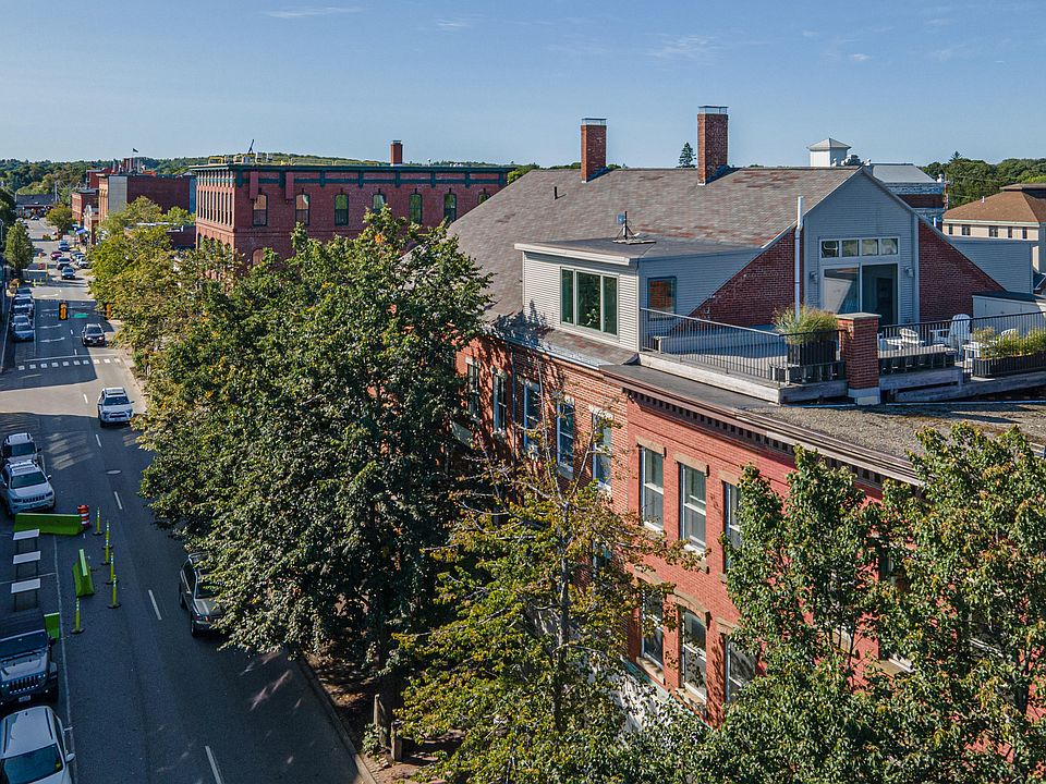 1st image of 410 Main Street