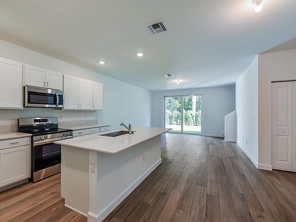 4th image of 4611 Hollister Ave