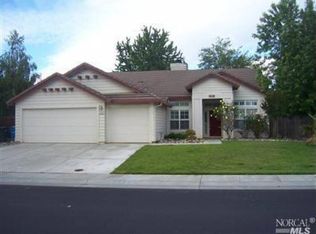 665 Yachtsman Ct, Dixon, CA 95620