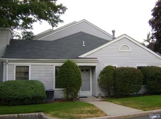 36 Krinsky Ct, Mahwah, NJ 07430