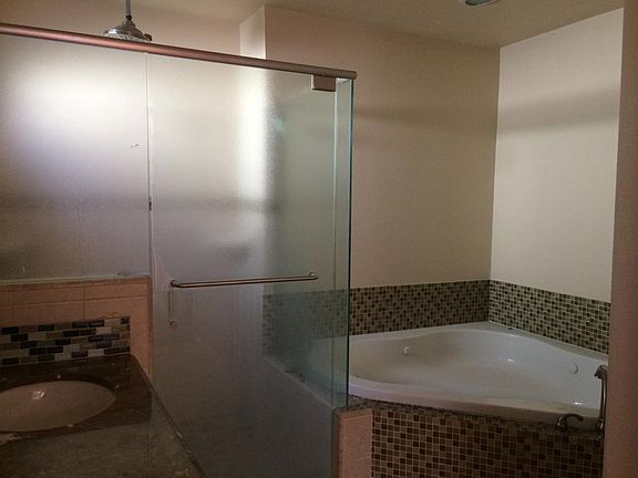 Huge Master Bathroom with Jacuzzi