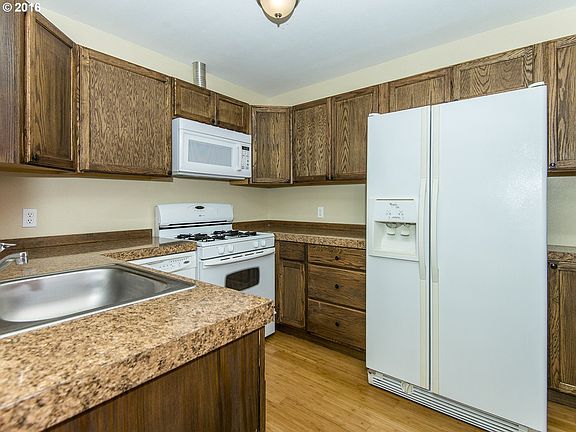 4th image of 624 S 1st Ave