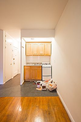 5th image of 418 E 76th St #2B