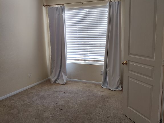 5th image of 853 Almond Rd