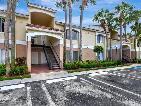 4th image of 815 W Boynton Beach Boulevard #2-103