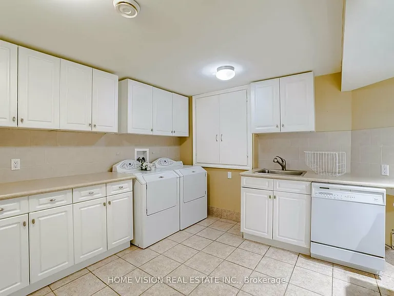 24 E Sandbanks Dr #BASEMENT — Photo 10