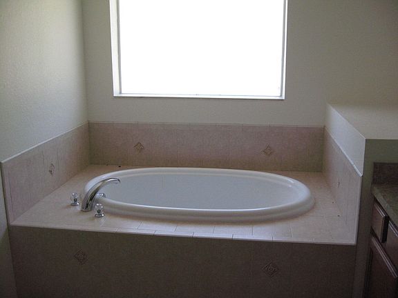 GARDEN TUB