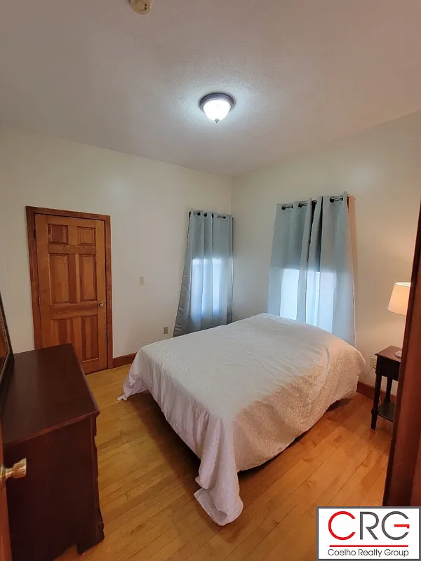 2 bed, 800 sqft, $2,800 — Photo 3