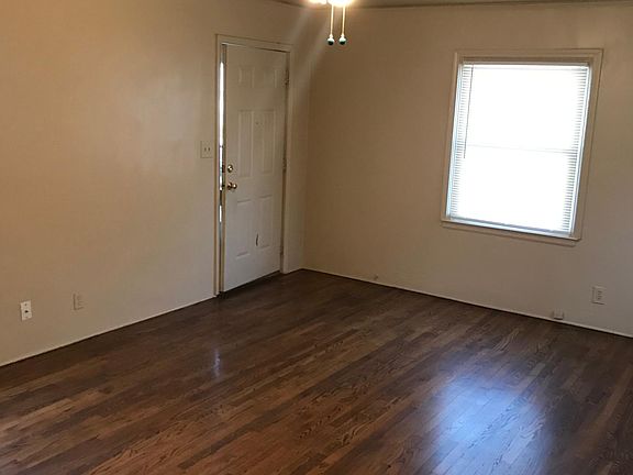 3rd image of 904 S Louisville Ave
