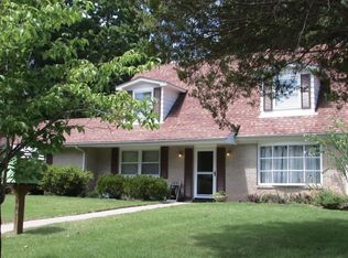 1708 W Colonial Dr, Carbondale, IL 62901