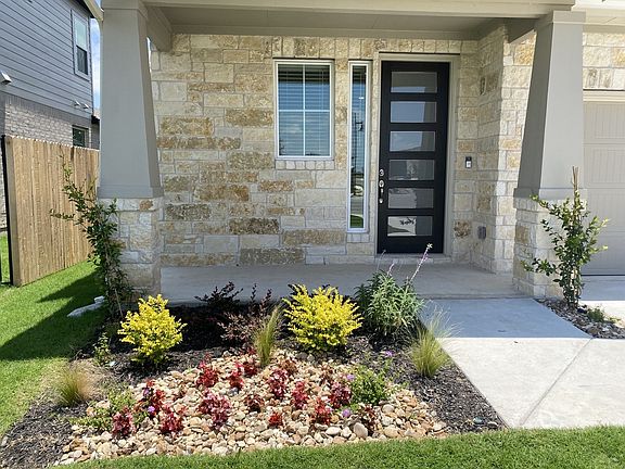 3rd image of 132 Alicante Ln