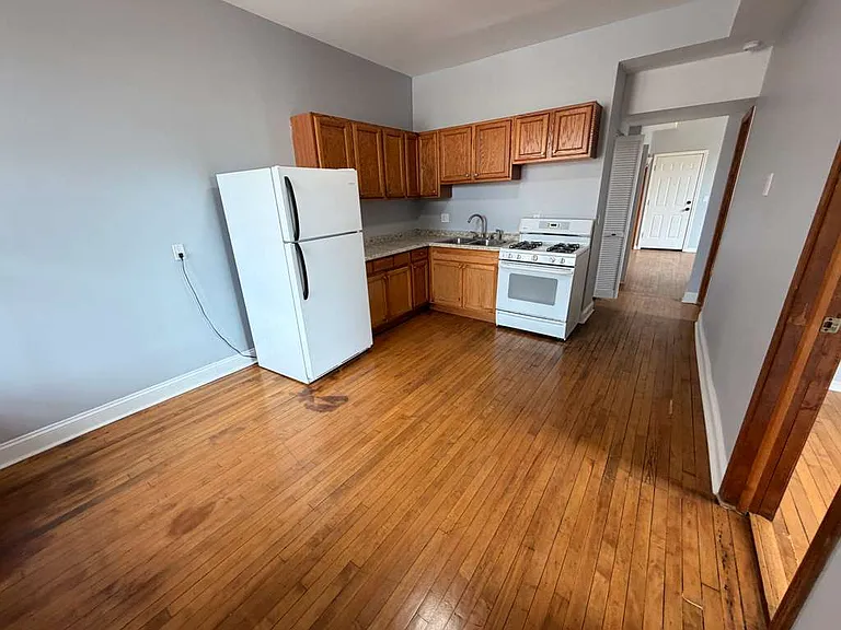 1555 S Millard Ave #2R — Photo 7
