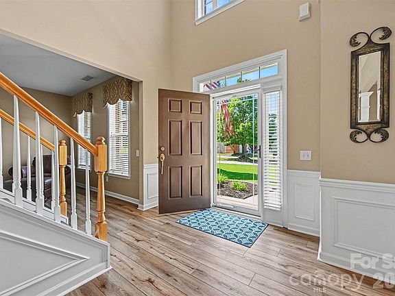 5th image of 9538 Linden Tree Ln