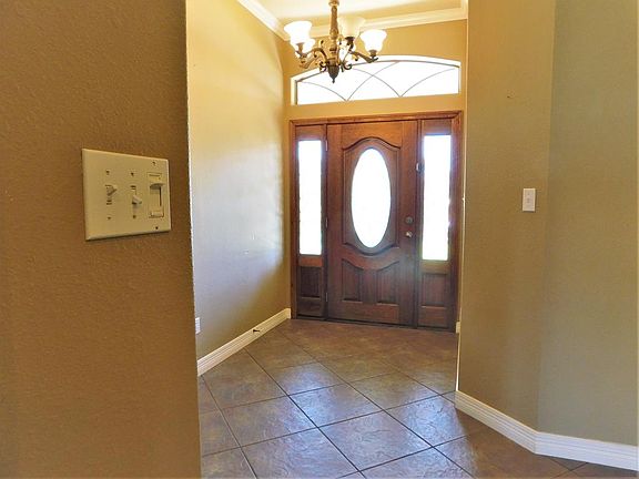 3rd image of 2721 Pat Ln