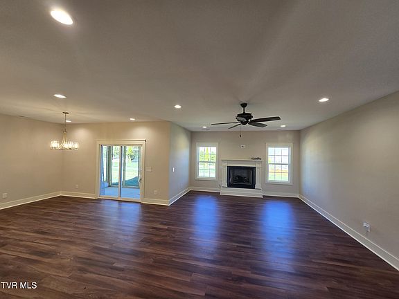 2nd image of 1616 Maple Ridge Ct