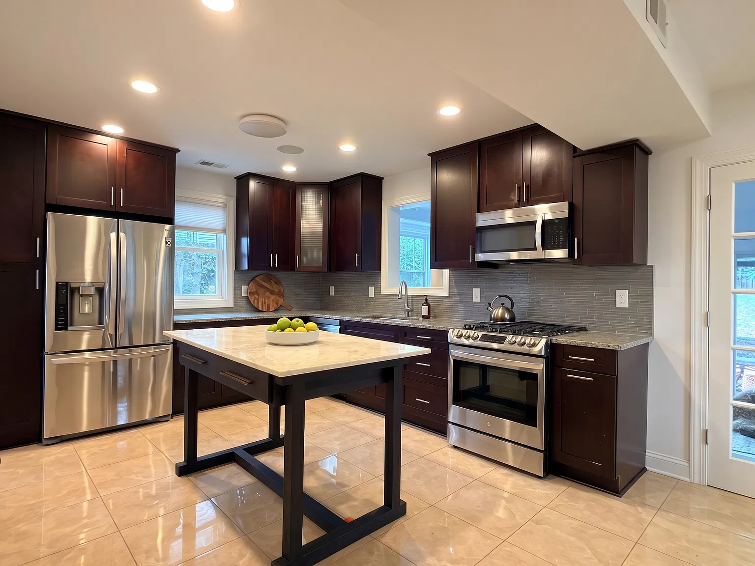 3 bed, 1680 sqft, $3,850 — Photo 3