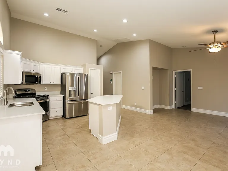 3375 Wasatch Cedars St — Photo 3