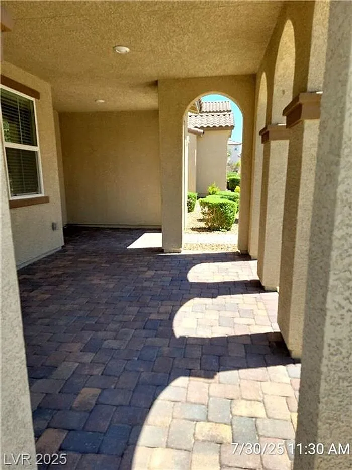 3 bed, 2.5 bath, 1920 sqft, $2,250 — Photo 3