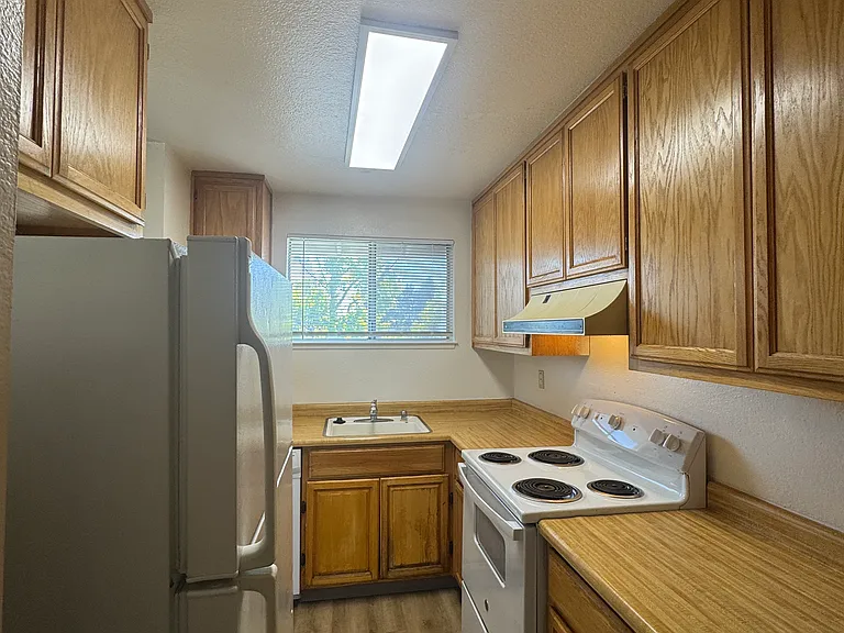 118 Yorkshire Ct #D — Photo 12