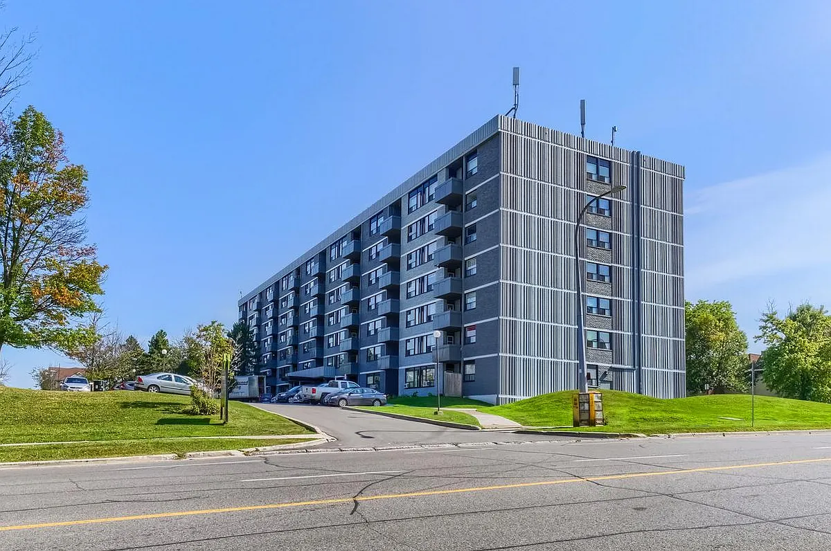 145 Wellington St. — Photo 2