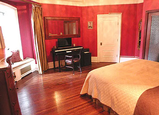 Sold by Verdi Square Realty | media 9