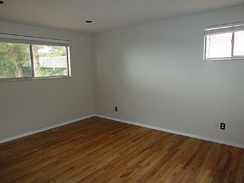 5th image of 3426 S Fleetwood Dr