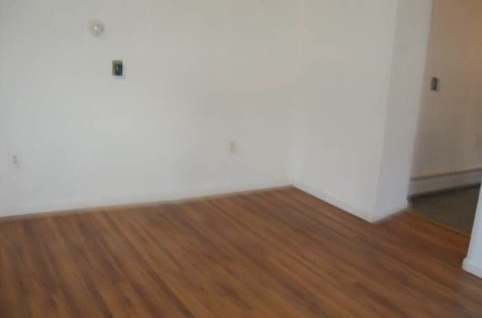 2nd image of 895 Wolcott Ave APT 2