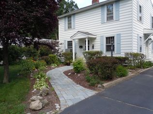 37 Staniford Rd, Burlington, VT 05408