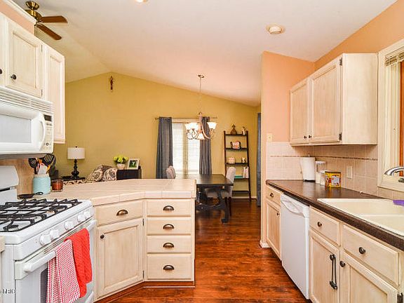 2nd image of 2344 Thistledowne Dr NE