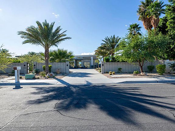 4th image of 72145 Via Vail