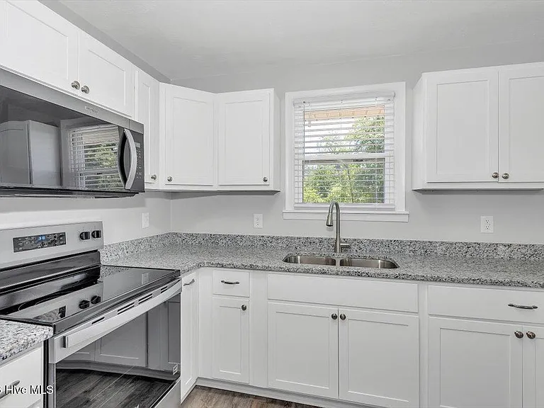 2240 Walden Dr — Photo 9