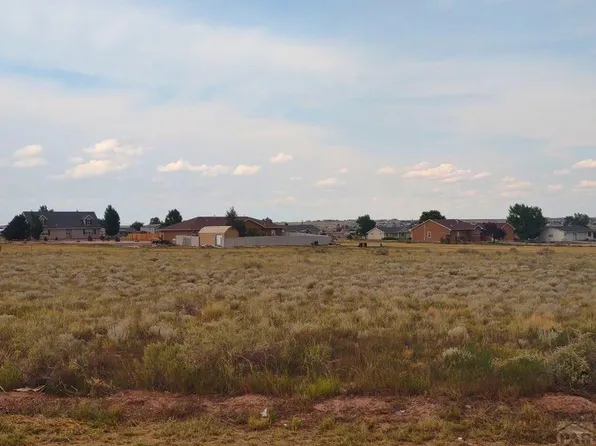 1020 N Kirkwood Dr, Pueblo West, CO 81007