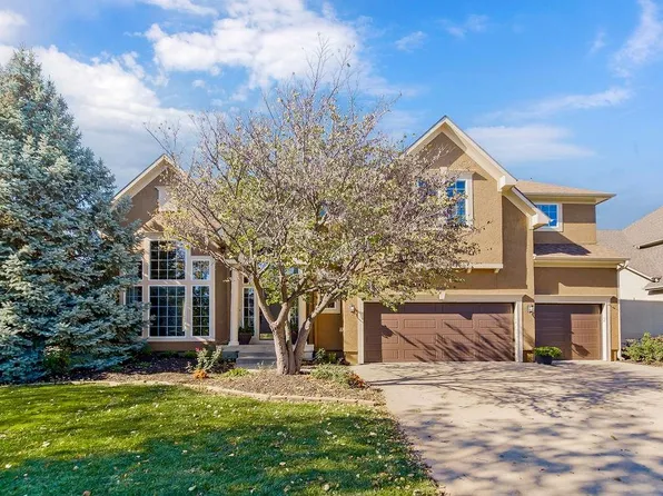 9316 W 156th Pl, Overland Park, KS 66221