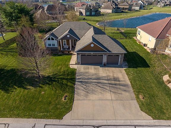 3rd image of 4612 SW Gull Point Dr