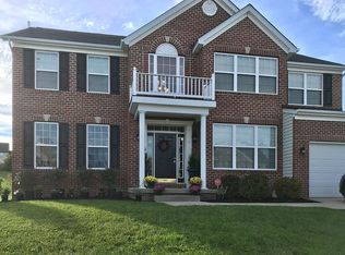 2 Glenray Ct, New Freedom, PA 17349