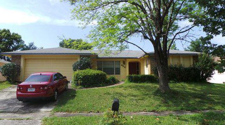 1st image of 624 Plumwood Dr